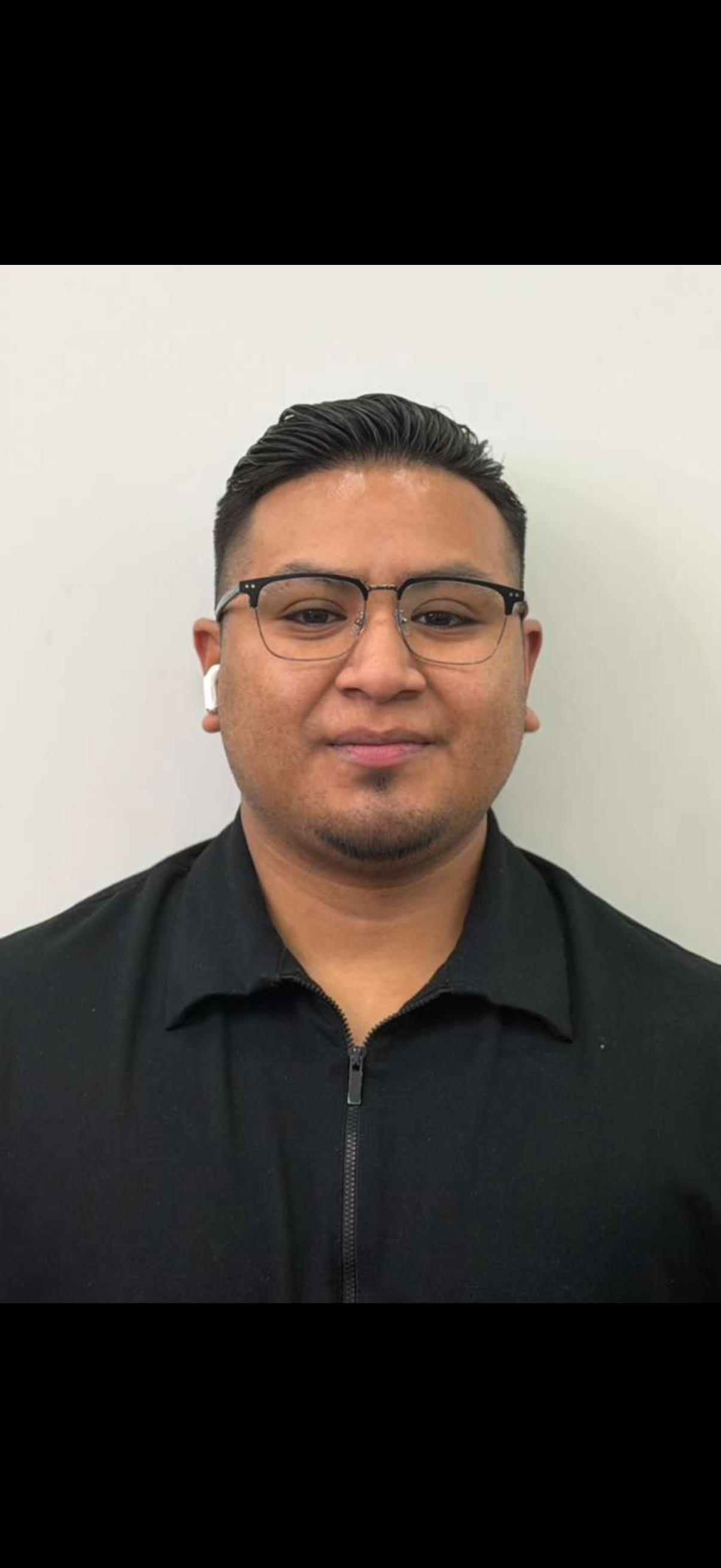 Cristian Leon, Master Barber